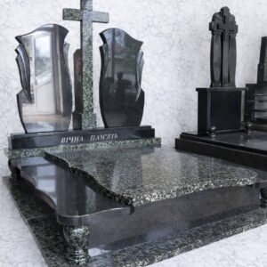Подвійний гранітний пам'ятник